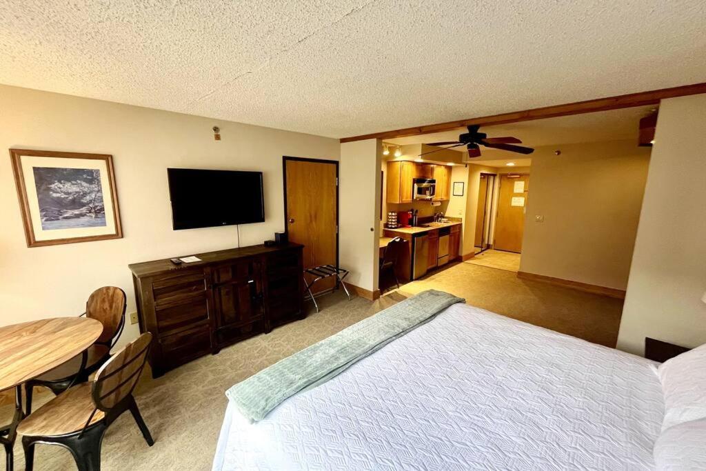 Mt Cb Mountain Side With King Bed, Hot Tub, Pool & Kitchen! Lejlighed Crested Butte Eksteriør billede